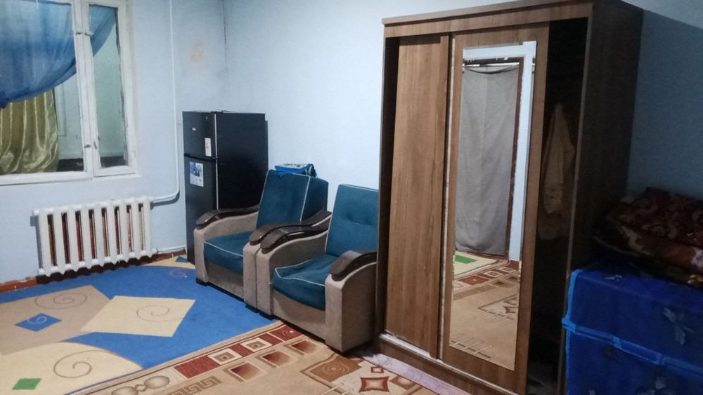 Сдается 1 переделанная в 2 х комнатную квартира Юнусабаде,рядом метро