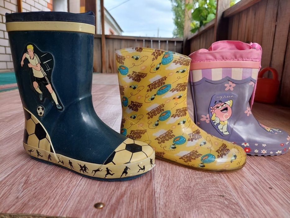 Продам резиновые сапоги