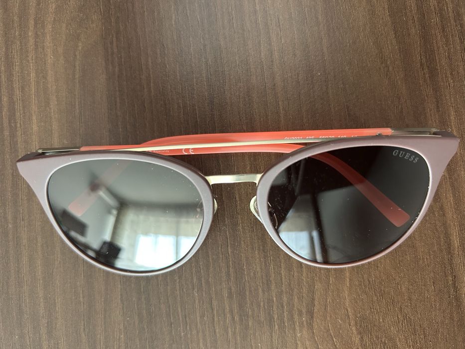 ochelari de soare Guess