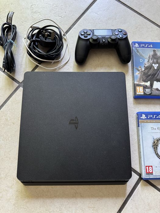 Playstation 4 ps4 de 500gb si 5 jocuri