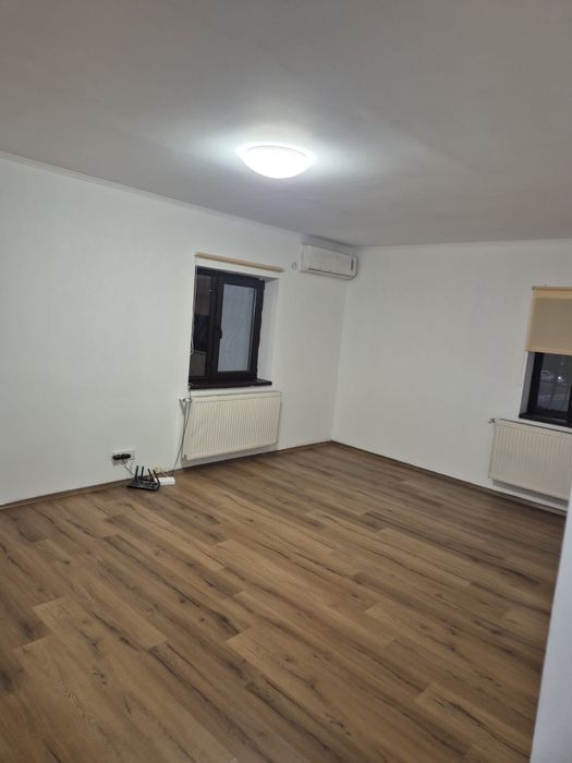 Inchiriez spatiul comercial zona Gheata Voluntari