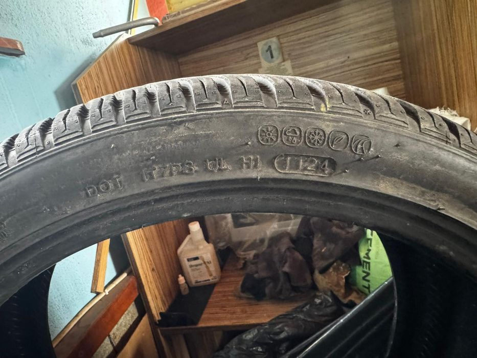 Продавам Гуми 255 35 19