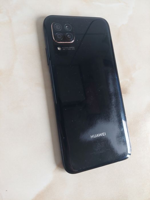Vând Huawei P40 Lite cu sticla spartă dar funcțional //poze reale