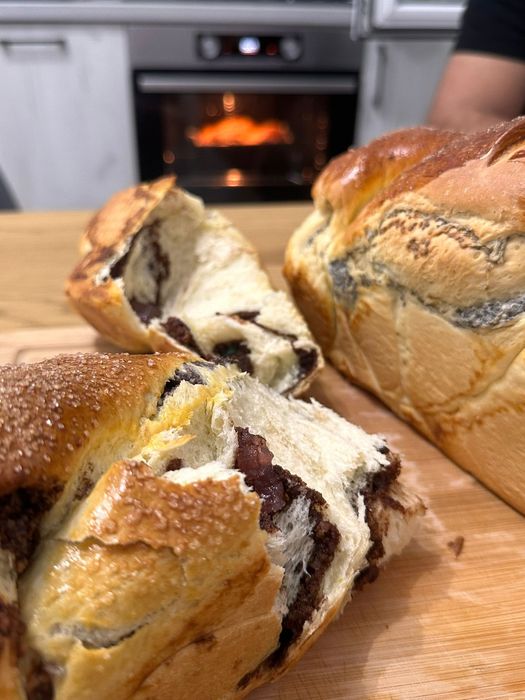 Pregătesc cozonaci tradiționali pentru sărbători