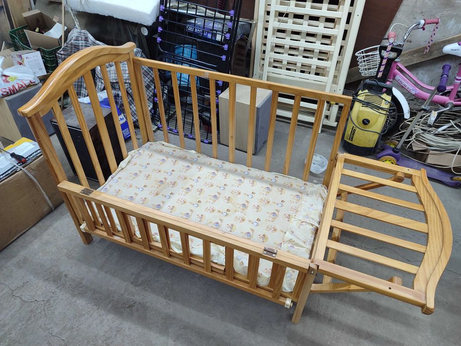 Детская кроватка
