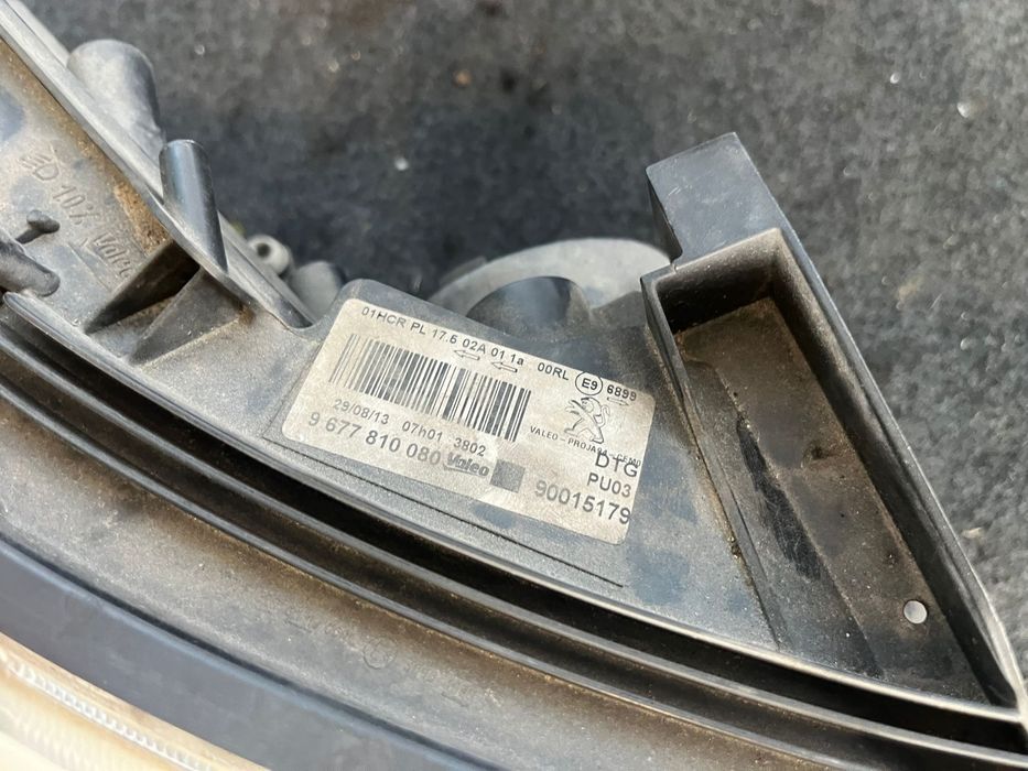 Фарове Peugeot 2008 gt Allure ляв десен фар Пежо 2008