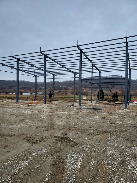 Vând structura metalica la super preț