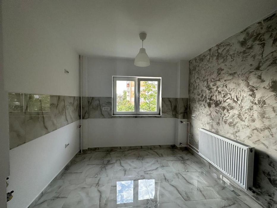 Proprietar,vând apartament 2 camere. Militari.