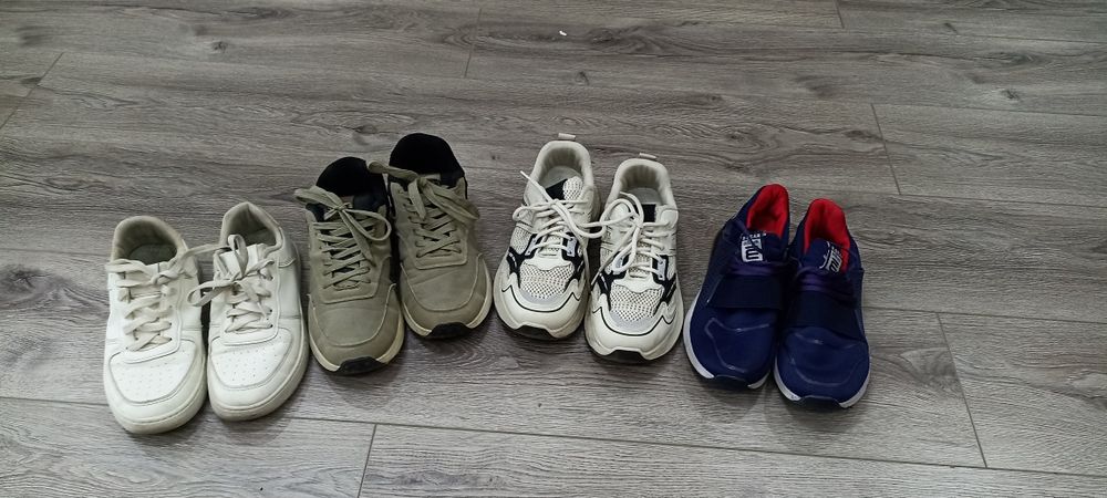 Продам крассовки . В отличном состоянии.