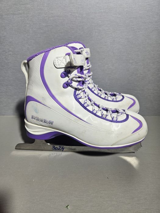 Patine 3024 gheata patinaj artistic   Riedell  marime   41 ( 27   cm lungime interioara).