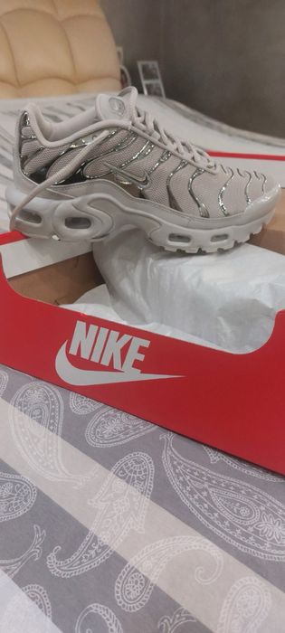 Nike DN чисто нови 38’