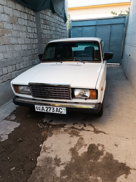 Vaz 2107 sotiladi srochna