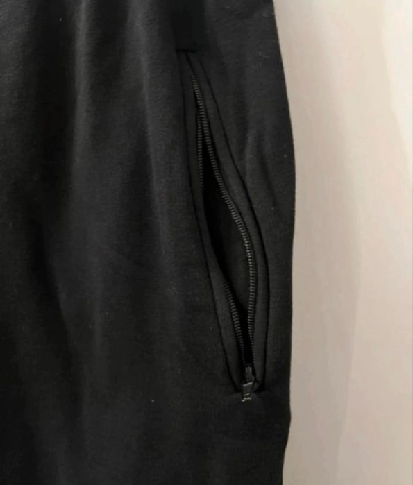 Pantaloni de trening