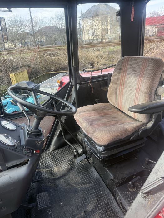 Vand sau schimb tractor International 1455