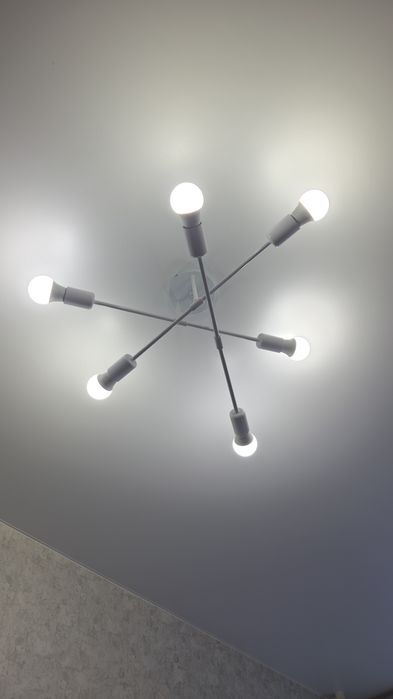 Продам люстры современные