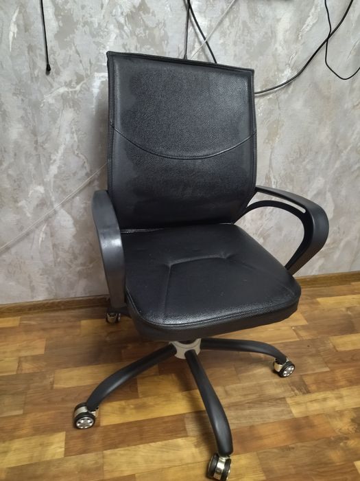 Продам кресло для дома и офиса