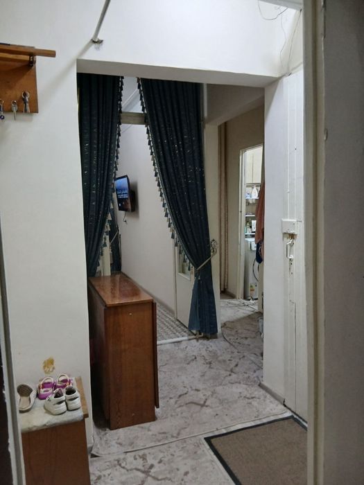 Uy sotiladi 2 honali 3 hona qilingan