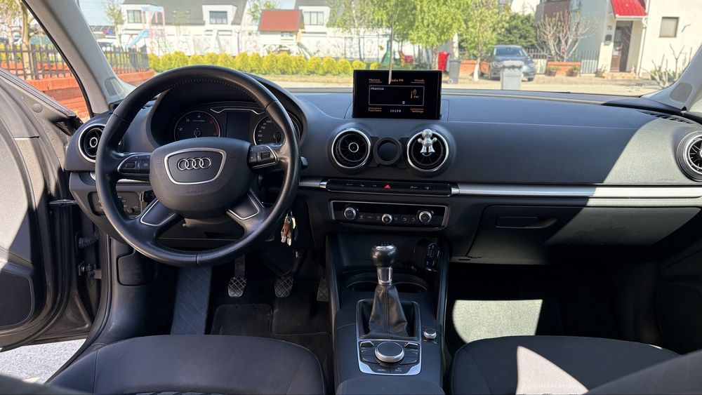 Audi A3  Sedan Sline 1.6 Manual 2016 Proprietar