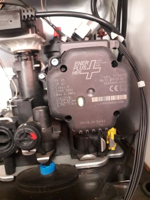 Vând pompa Ariston, ener plus TF 0025