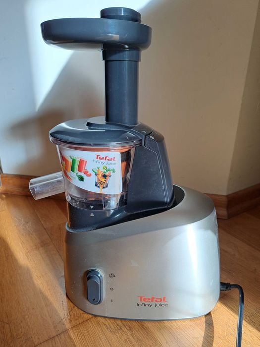 Бавна сокоизтисквачка Tefal