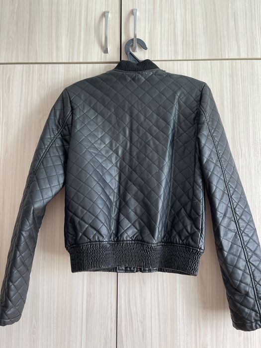 Женская одежда. Бомбер.