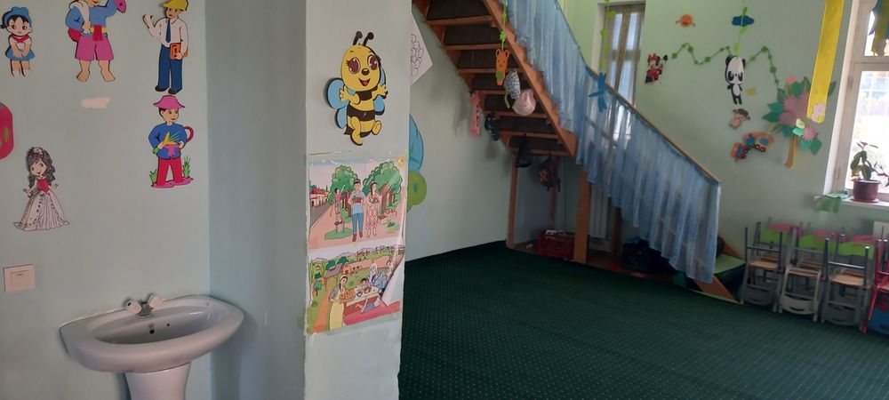 Ромитан туманида икки қаватли коттеж сотилади!