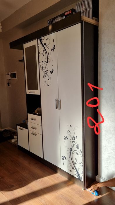 Продаётся шкаф в прихожую