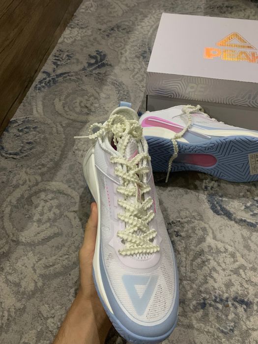 Новые кроссовки Peak 40 размер