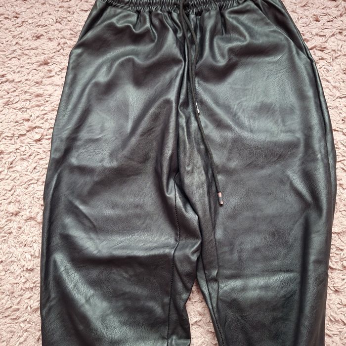 Дамски пуловер/ Кожен понталон