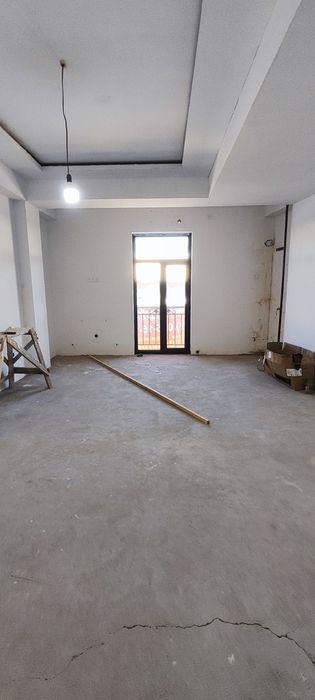 Sergeli Choshtepa Navroʻz koʻcha  3 xonali 69m²  2 etajda novostroyka