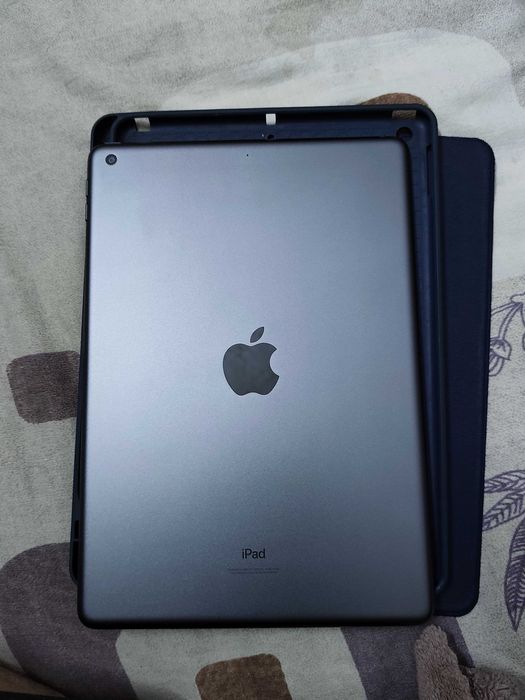 iPad 9-го поколения, 256 ГБ.