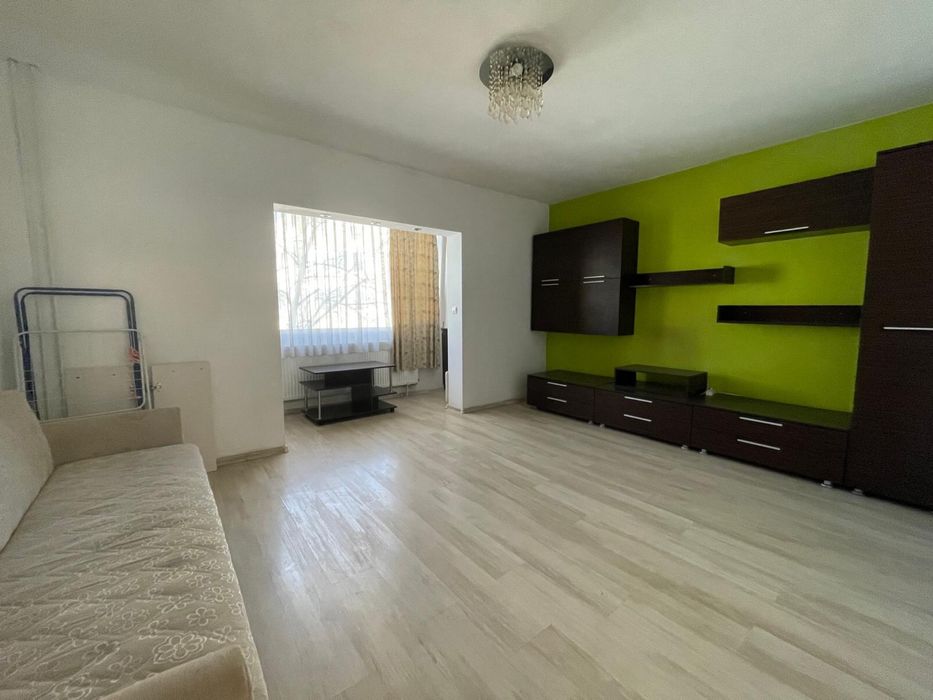 Vand apartament cu 1 camera in bloc mixt , zona Sp. Judetean
