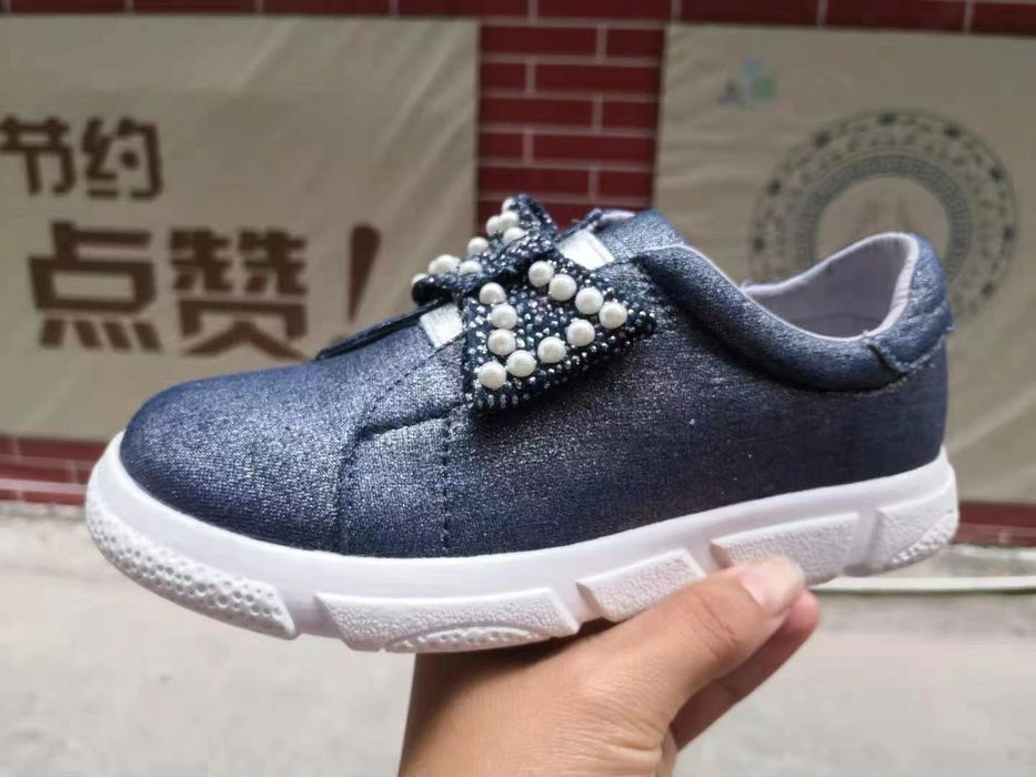 Продам новые макасы для девочки