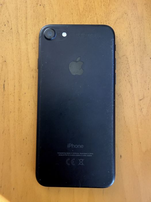 iPhone  7 jet black 32gb