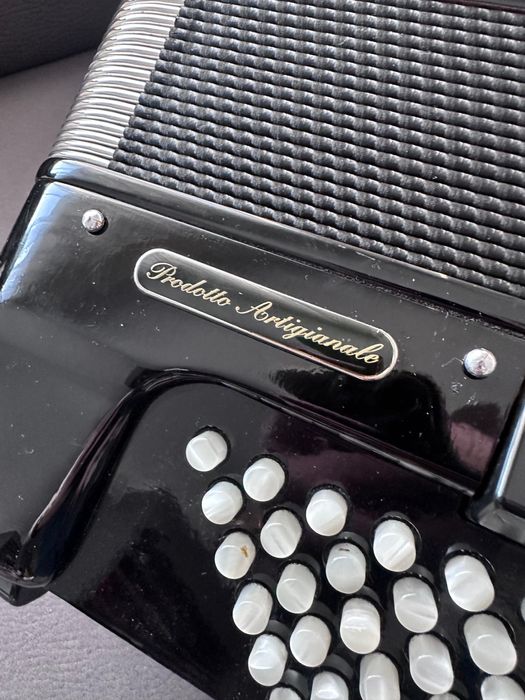 Acordeon lucchini 2+2