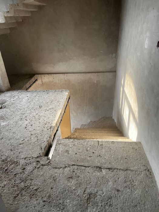 Se vinde VILĂ urgent (20.000€ cash) + rate lunar.