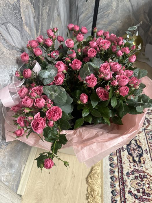 Цветы свежие розы