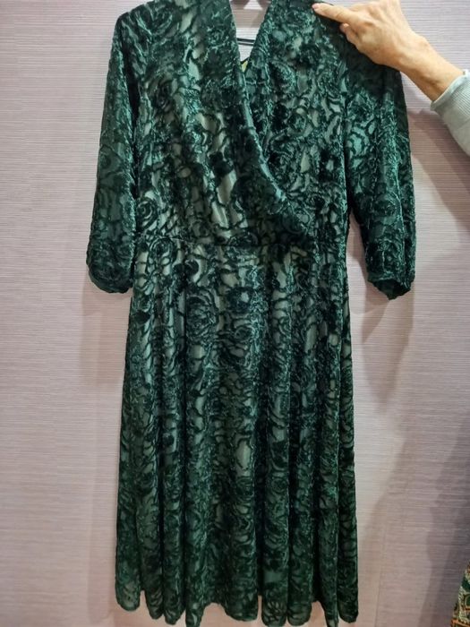 Продам платья новые