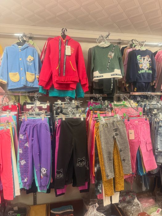 Распродажа летних топов и маечек.