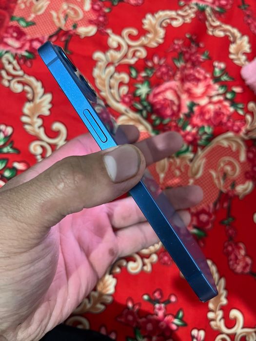 Продам айфон 13 за 130