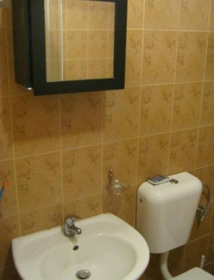 Дава се под наем Едностаен апартамент в Пловдив, Център - 30 кв.м за 225 € - Снимка #2