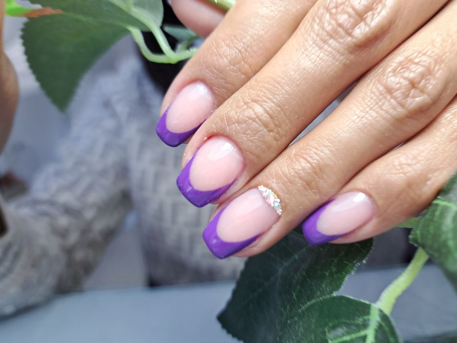 Маникюр, Наращивание ногтей, педикюр.