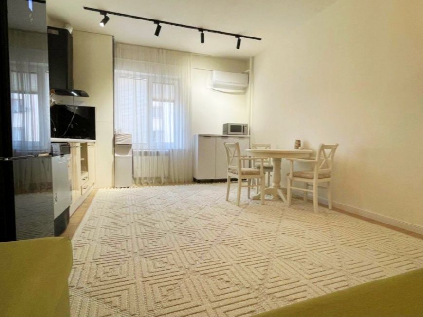 3/2/5 Метро Ташкент 2-км ориентир Альфраганус 70 кв.м с мебелью и техн