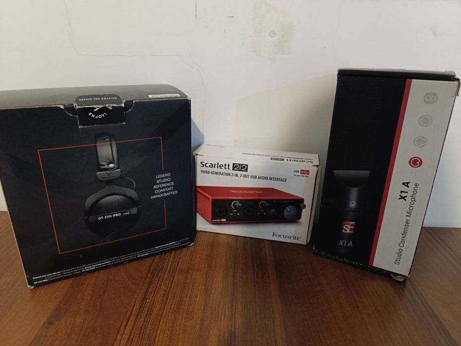 Студийный комплект: Focusrite 2i2 + sE X1 A + Beyerdynamic DT 770 Pro