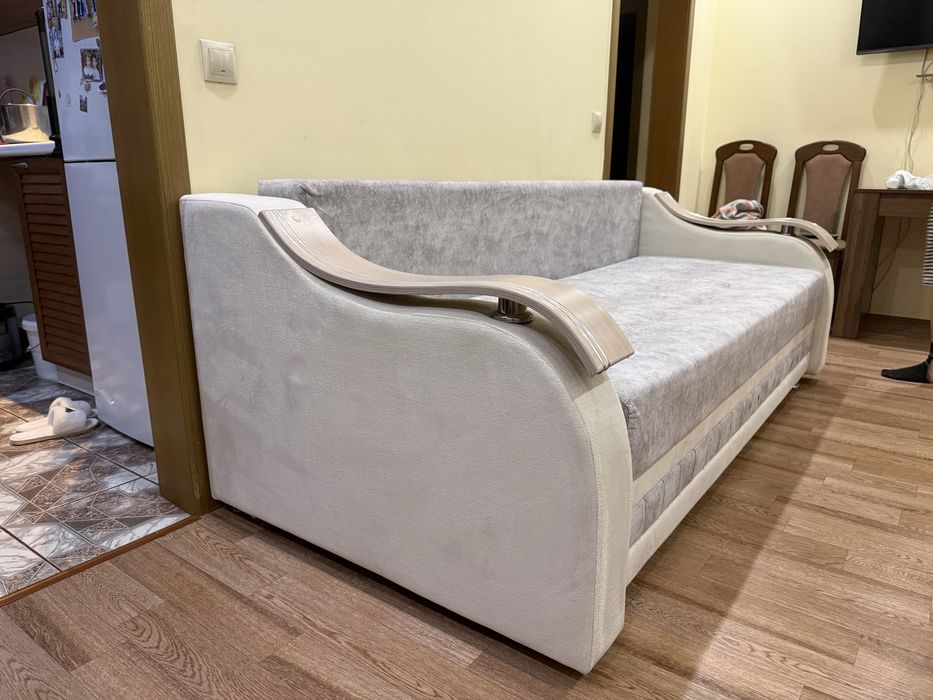 Продается тахта в отличном состоянии