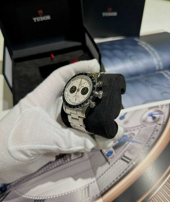Часы Tudor Black Bay Chrono "Panda"