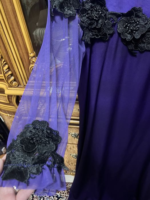 Платье вечернее очень красивая одета один раз ошиблись размером