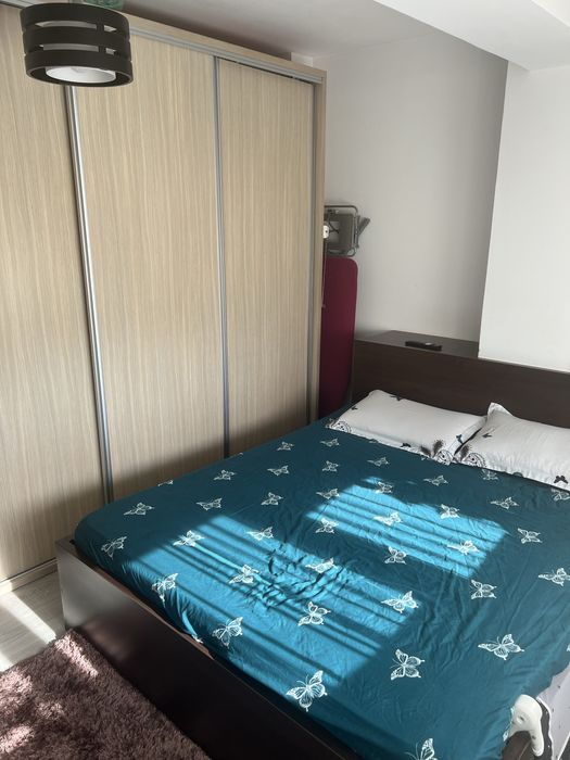 Vand apartament cu 2 camere zona 1 mai et.3/4 135000 euro negociabil