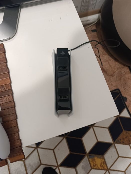 Продам срочно PS5
