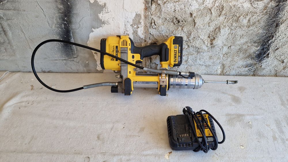 Gresor Dewalt DCGG571